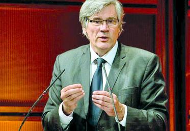 Si le paiement des aides 2015 est en retard, c’est à cause de l’apurement lié à des erreurs qui concernent la mandature précédente «et dont j’ai assumé, au nom de la continuité de l’Etat, la responsabilité», a souligné le ministre.