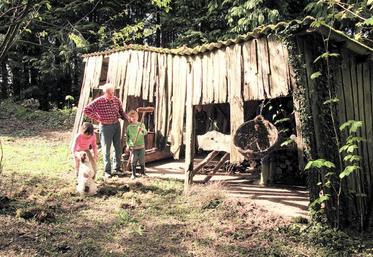 Selon le Code civil, l’enfant a le droit d’entretenir des relations personnelles avec ses ascendants.