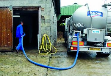 Les industriels sont pris en tenaille entre les annonces du médiateur,  les producteurs qui attendent une hausse ferme et définitive, et les grandes enseignes qui ne veulent rien entendre de plus. Certains décrochent déjà.