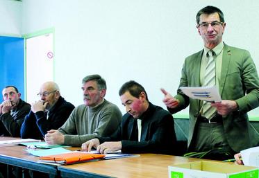 Daniel Roguet, président de la chambre d'agriculture, a  incité les organismes agricoles à s’associer au suivi technique proposé par la chambre d’agriculture pour améliorer les performances et adapter les pratiques dans les bas champs.