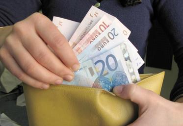 Au-delà de 760 E, vous devez déclarer le montant du prêt au fisc en remplissant un imprimé spécifique n°2062.