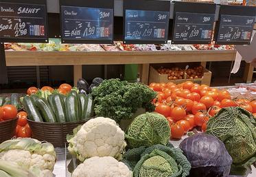 Entre l’origine notée sur la pancarte de l’étal et l’origine notée sur le produit, des erreurs d’étiquetage ont été repérées en fruits et légumes. 