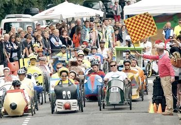 Dix-sept voitures sont inscrites à la manche samarienne, dont Spiderman, la Sorcière et le Village gaulois. Les courses sont toujours un événement. 