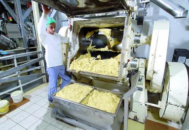 La forte hausse des prix concerne essentiellement le beurre industriel, mais celui en magasin a tout de même augmenté de 5 % en quelques mois. 
