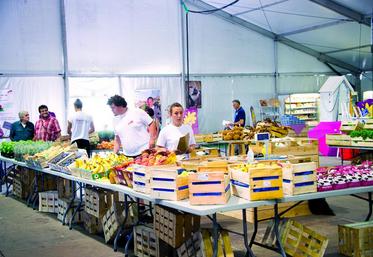 Les halles de Jim : une vente de produits français au juste prix.