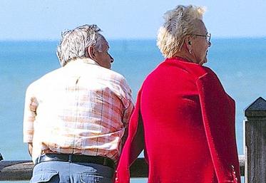 Les retraités sont taxés fiscalement et socialement selon des règles particulières qui diffèrent légèrement du régime de droit commun.