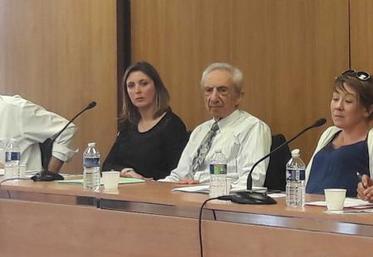 Jean-Marc Prévot, vice-président de l’UNPI Nord de France, et Gabriel Dessaivre, délégué UNPI dans la Somme, entourés de Me Laetitia Dolignon et de Me Baptiste Marquette, huissiers de justice à Amiens, de Marie-Anne Houyoux, directrice de l’Adil 80, et de Sandrine Decayeux, représentante d’Action logement à Amiens