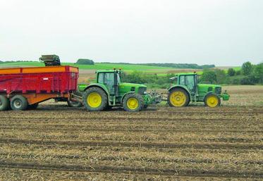 Les arrachages de pommes de terre ont débuté pour approvisionner la féculerie de Vecquemont  à partir du 14 septembre.