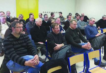 Les participants à l’assemblée d’Albert.