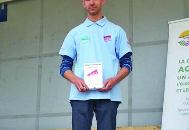 Le lauréat 2014 : Florian Balesdent installé à Ailly-le-Haut Clocher, en polyculture  et élevage laitier.
