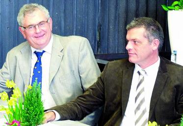 Luc Vermersch, président de la région Nord de Noriap. A sa droite, Patrick Wibail, chef de la région.