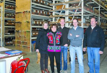 Agri Indus, une entreprise familiale de distribution de pièces détachées pour l’agriculture et l’industrie. La société a été crée et est gérée par Yvon et Isabelle Dhamy, qui ont été rejoints par leurs enfants, Geoffroy et Anaïs ainsi que son mari, Robert Goezinne.