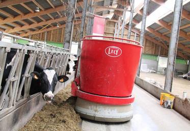 La cellule aura notamment pour objectif d’offrir un meilleur accès à la formation aux agriculteurs qui souhaitent se familiariser avec les nouveaux outils (distribution robotisée de l’alimentation, etc.)