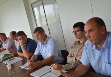 Luc Verhaeghe (premier à droite), président de France Nord : «On est mis sur le banc des accusés, sans même qu’on puisse s’expliquer. C’est très bien de se réunir pour s’expliquer, mais si derrière, c’est pour nous casser, basta !»