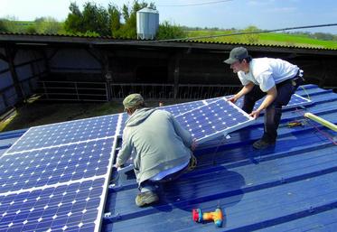 Les petites installations inférieures à 1000 m2 bénéficieront 
d’une bonification pouvant aller jusqu’à 10 % sur les tarifs de rachat de l’électricité si elles sont implantées à partir de matériel acheté en Europe.
