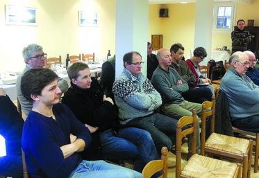 Les participants à l'assemblée d'Ailly-sur-Noye.