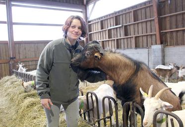 Cette éleveuse vend ses produits au sein de son exploitation mais aussi  dans certaines Amap à Compiègne et à Chiry-Ourscamp. Vous pouvez retrouver toutes les informations sur la page Facebook Ferme du Mont de Berneuil.