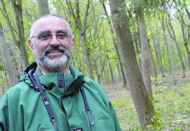 Docteur en biologie et génétique des populations végétales, il gère la propriété forestière familiale de 68 ha à Hébécourt.