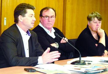 Jean-Michel Hamel, vice-président de la Snfm, a présenté les huit axes de travail des fermiers. A ses côtés Michel Randjia, président de la section de la Somme et Pascale Farcy, vice-présidente.