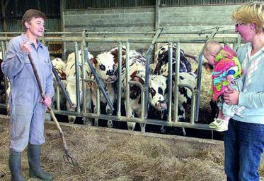 Le groupement d’employeurs recrute le salarié et le met à disposition de l’entreprise adhérente.