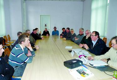 Une quinzaine de producteurs se sont réunis et ont vivement débattu à l’occasion de l’assemblée générale de Bernaville.