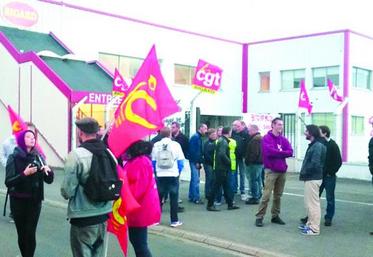 Jeudi 29 septembre, juste avant le comité d’entreprise extraordinaire sur le site d’Ailly-sur-Somme, la CGT organisait un piquet de grève.