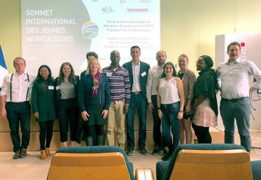 L’ensemble des participants autour de Samuel Vandaele.