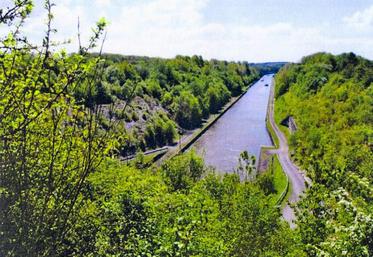 Une partie du canal du Nord sera reprise pour la construction du canal du Seine-Nord Europe.