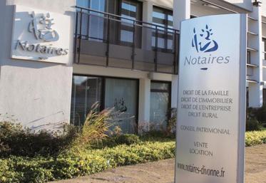 L’anticipation de la transmission du patrimoine permet de payer moins de droits, à condition de s’y prendre le plut tôt possible.