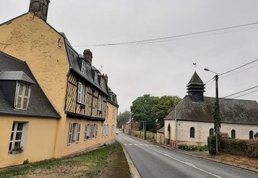 Samedi, un check-point servant à pointer le passage des équipages engagés  dans la Route du poisson sera installé sur la D1, entre le relais de poste  et l’ancienne chapelle qui fait office aujourd’hui d’église. 