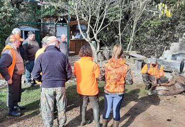 Peu de sociétés de chasse en France seraient prêtes à abandonner le week-end pour la pratique de la chasse compte tenu de son côté populaire. 