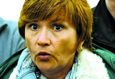 Angélique Delahaye, présidente de légumes de France, explique 
aux médias l’impact de la loi finances sur l’emploi saisonnier.