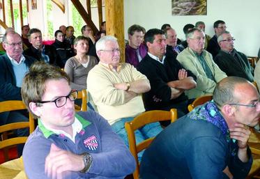 Les participants à l'assemblée d'Ault-Saint Valéry.