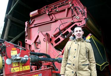 L’arracheuse à pommes de terre de Clément Leturcq assure aussi la récolte des oignons et des betteraves rouges.