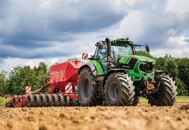 Le constructeur allemand vante le nouveau 8280 TTV comme « l'extension du tracteur à forte puissance made in Germany ».