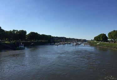 Arrosage des potagers et des cultures, et abreuver les animaux, notamment, sont interdits en aval du fossé de Warin jusqu'à son embouchure. Trente-sept communes sont concernées
