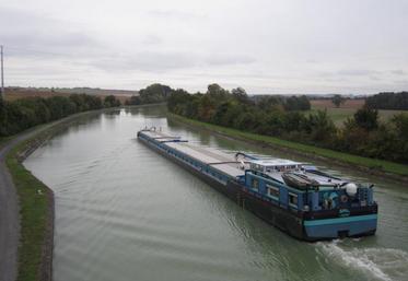 Le tracé définitif du canal Nord-Seine Europe porte sur 107 km de long, avec une réutilisation partielle du canal du Nord.