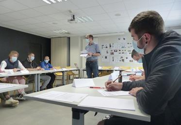 Après un entretien en février, treize personnes ont intégré un premier Pass Vert l’Emploi que pilote le Groupement  d’employeurs de la Somme, soit six semaines de formation. Ils débuteront un contrat de professionnalisation. 