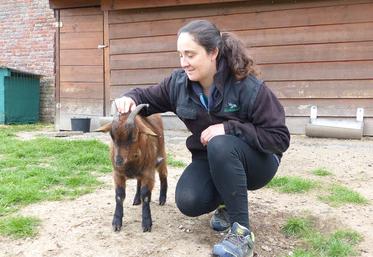 Avec sa ferme pédagogique en complément de l’éco-pâturage, Aurélie Dorado retrouve le contact humain qui lui manquait. 