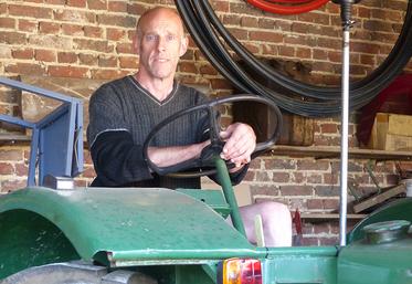 Éric Dejardin expose ses pépites, tracteurs et matériel de récolte. 