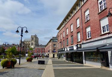 L’architecture d’Abbeville n’aura plus de secret. Dans les années 1950, il y avait urgence à reconstruire la ville détruite à 80 % par les bombardements. 