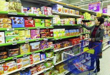 Aujourd’hui le budget moyen pour l'alimentation est de 389 €/mois et le supermarché reste le principal lieu pour faire ses courses.