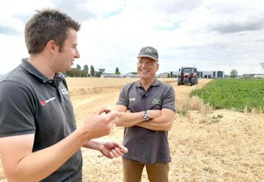 Avant de prendre les commandes d’une Ideal 7, Louis Bodin a exposé sa manière de concevoir le métier de météorologue et le changement climatique.