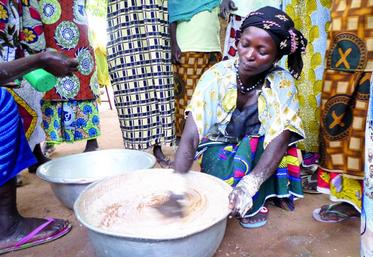 Transformation du beurre de karité.