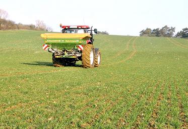 Si le prix de l’azote grimpe beaucoup plus vite que celui du blé, et si on ne peut pas avoir accès à la quantité d’engrais nécessaire à cause d’un manque  d’approvisionnement, alors il faudra envisager d’optimiser le plus possible l’efficacité de son engrais. 
