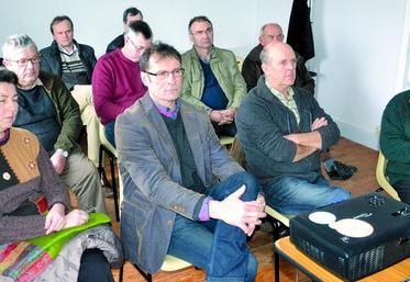 Les participants à l'assemblée de Péronne.