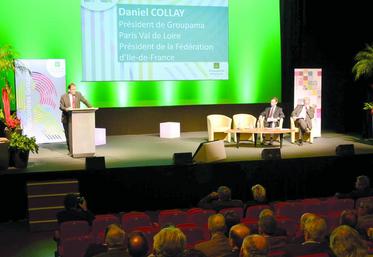 Montigny-le-Bretonneux (Yvelines), jeudi 10 avril. Eric Gelpe, directeur général, Jean-Pierre Poupart, directeur de l’établissement de l’Ile-de-France et Daniel Collay, président de la fédération des caisses locales, ont notamment rendu compte des activités de 2013.