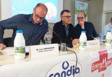 Damien Lacombe, président de Sodiaal (au centre), entouré de Luc Verhaeghe et Olivier Gaffet, présidents de la région Nord.