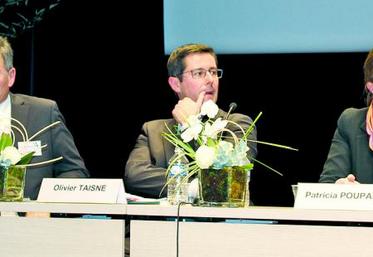 De g. à d. Hervé Demalle, président de Cerfrance Somme, Olivier Taisne, directeur de Cerfrance Somme et Patricia Poupart.