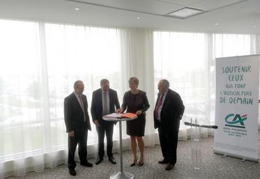 Les signataires de la convention.